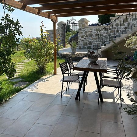 Εn Kanaliois Kanália Dış mekan fotoğraf